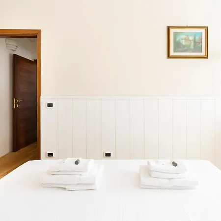 Toselli With Terrace Apartment *